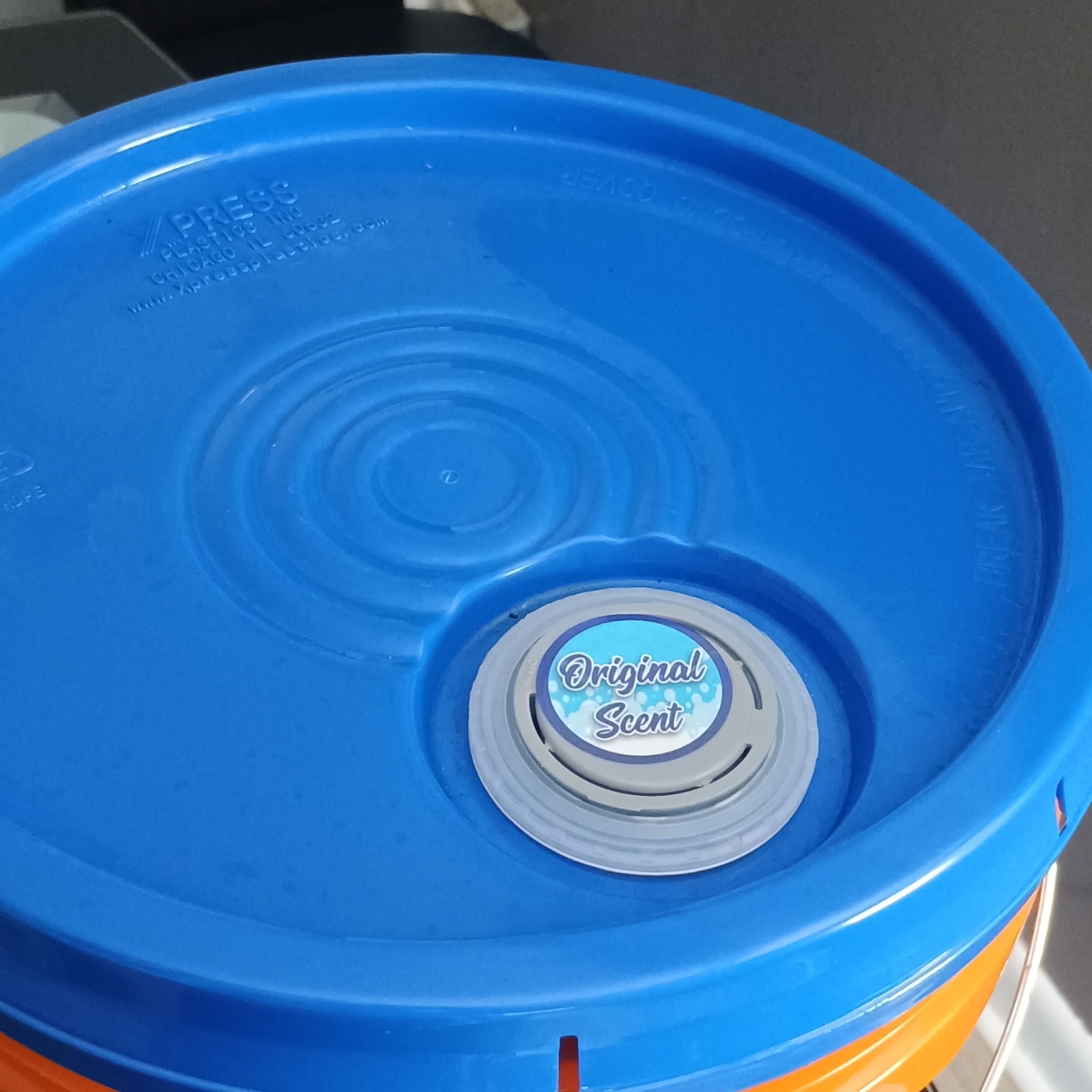 Clean Bubbles Laundry Detergent Liquid Original Scent Orange Bucket with Handle