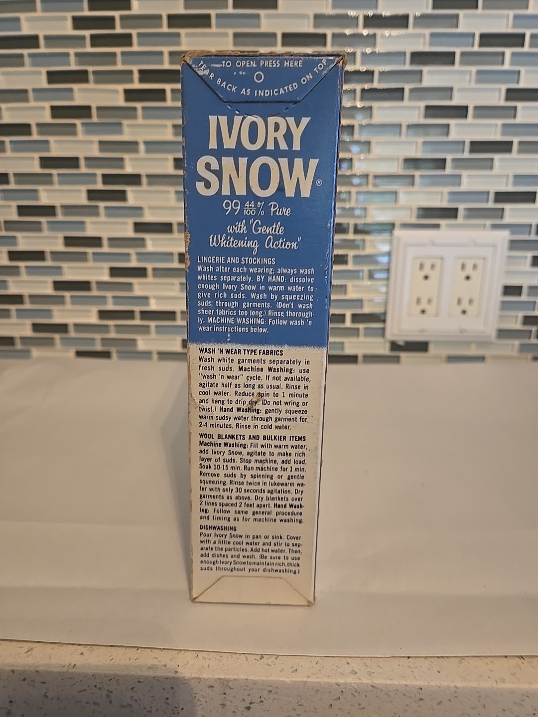 VTG 1968 Ivory Snow Detergent 13 Oz Unopened Box New & Sealed